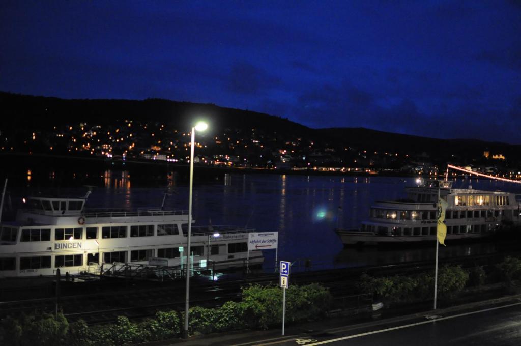 Hotel Krone Ruedesheim Rüdesheim am Rhein Dış mekan fotoğraf