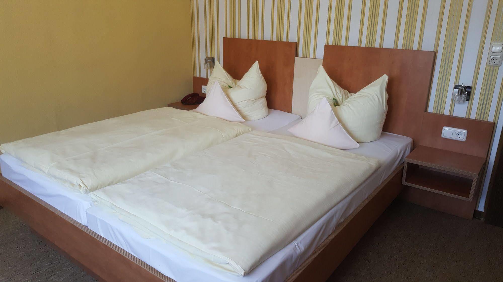 Hotel Krone Ruedesheim Rüdesheim am Rhein Dış mekan fotoğraf